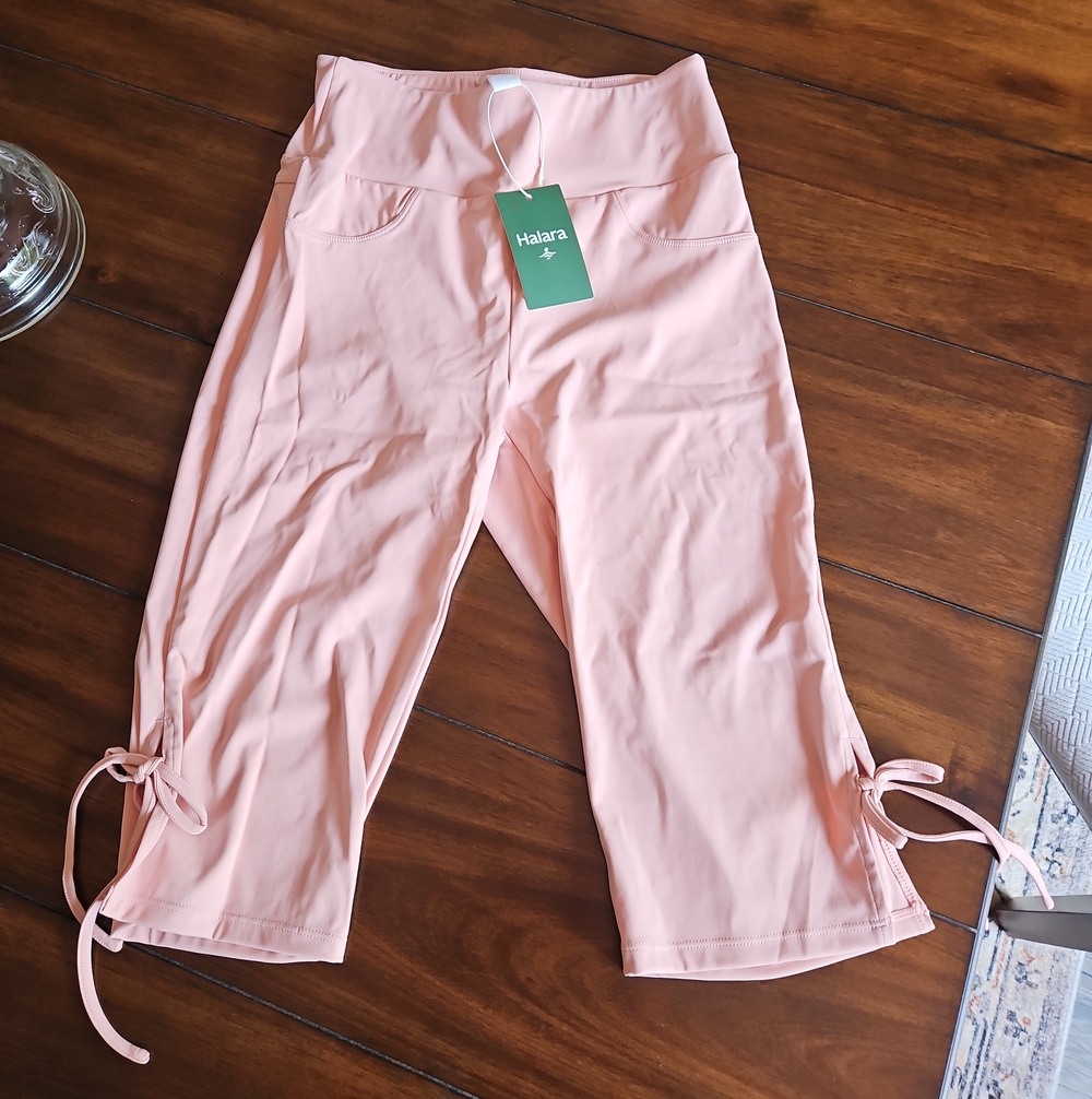 HALARA Peach-Pink Capri